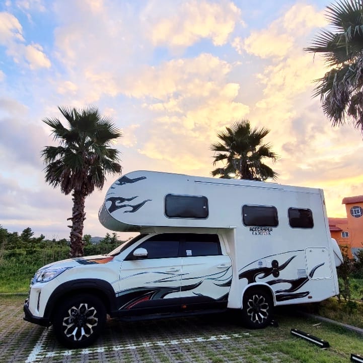 [위캠프] 렉스턴칸 기반 징기스칸 캠핑카 모터홈